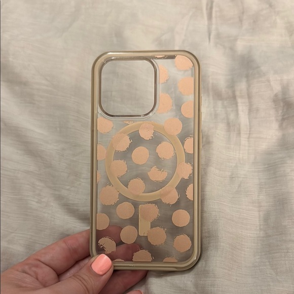 OtterBox Tan and Cream Protective Phone Case for iPhone - Picture 1 of 6